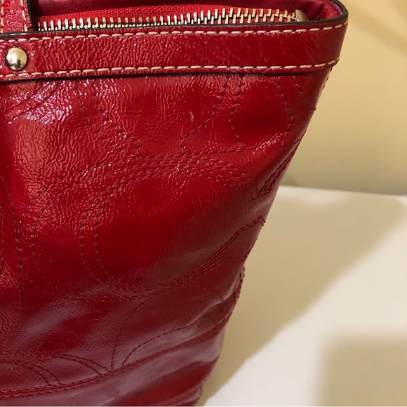 COACH Red Patent Leather Signature Stitch Shoulder Bag Tote + Wristlet Strap EUC - Picture 13 of 16